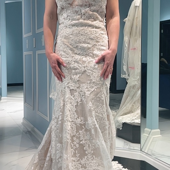 Wedding Dress - Picture 2 of 3